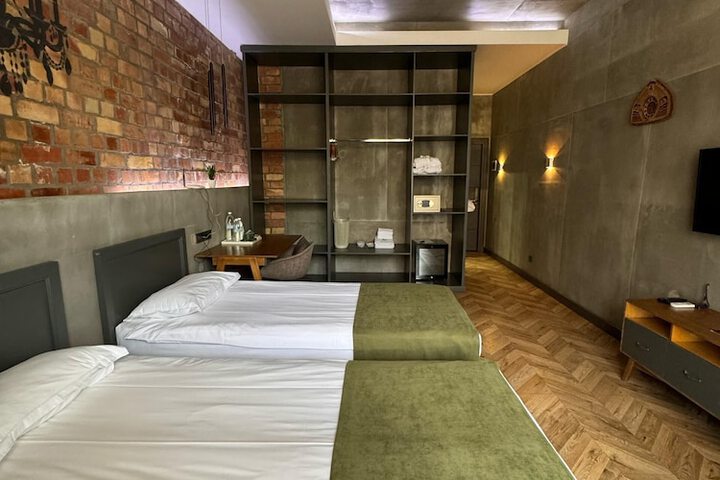 Room 35 of 117