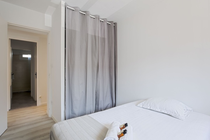 Room 3 of 9