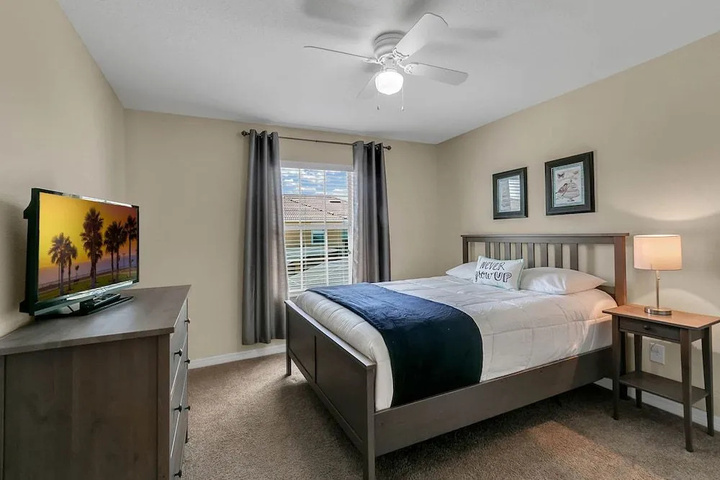 Room 4 of 26