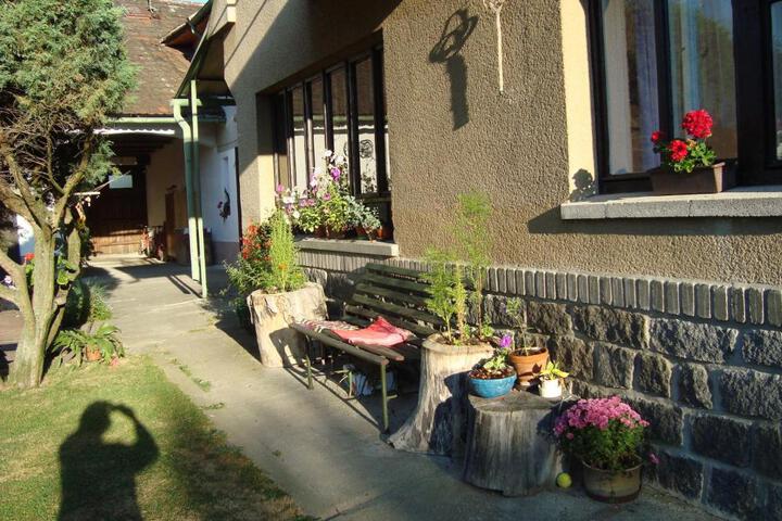 General 4 of 21