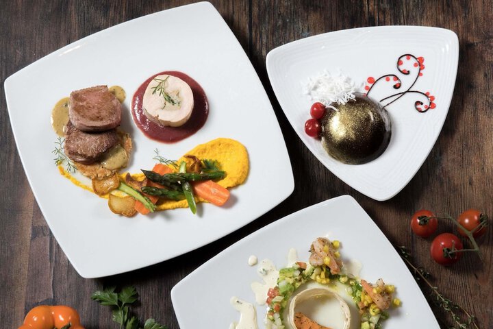 Dining 64 of 98