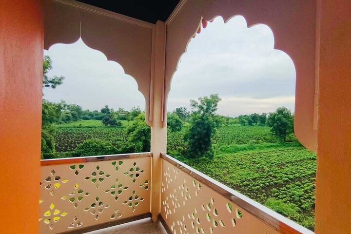 Room 7 of 20
