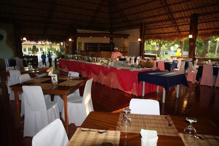 Dining Photos