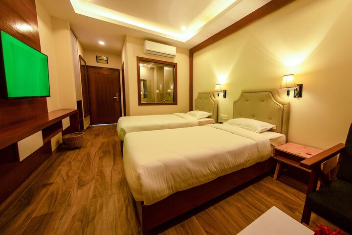 Room 15 of 100