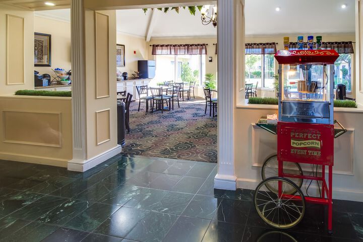 Breakfast area