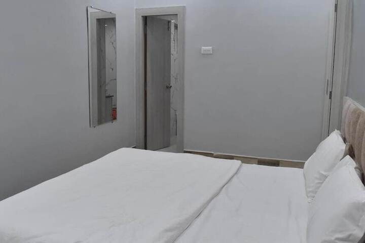Room 19 of 29