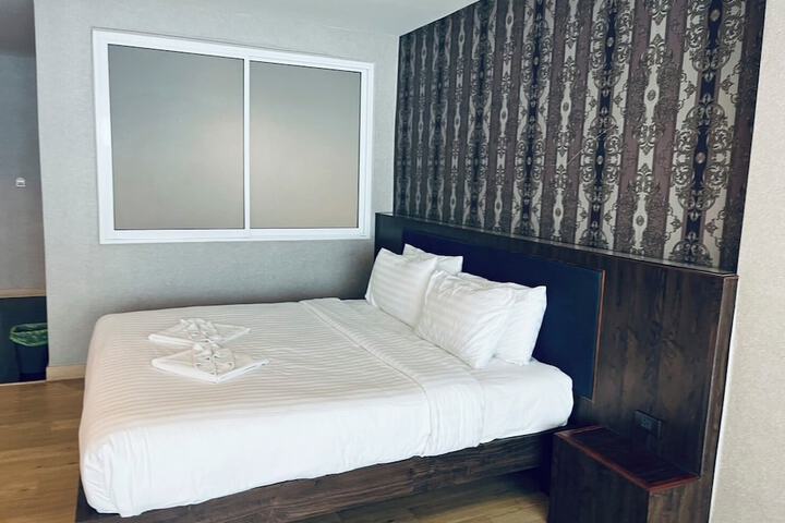 Room 11 of 112