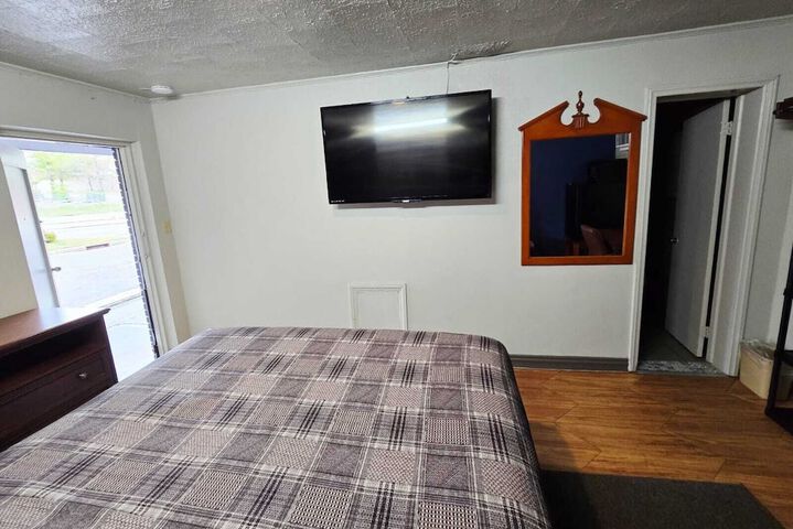 Room 13 of 20