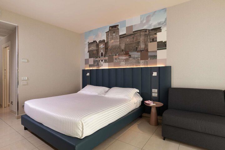Room 25 of 113