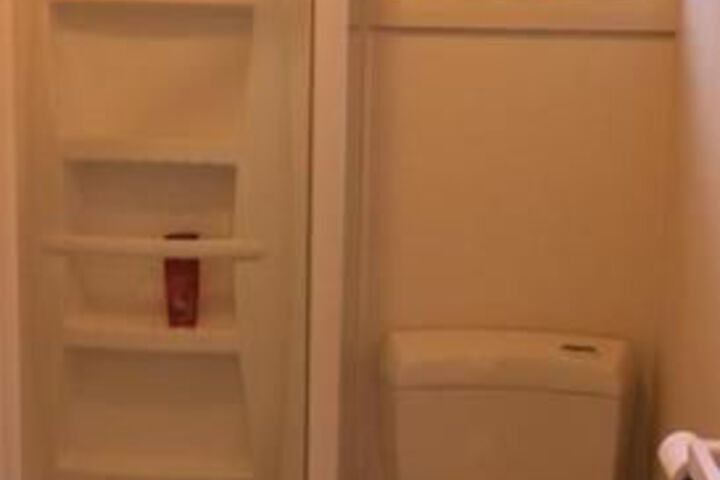 Room 9 of 15