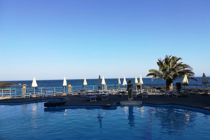 Pools & Facilities