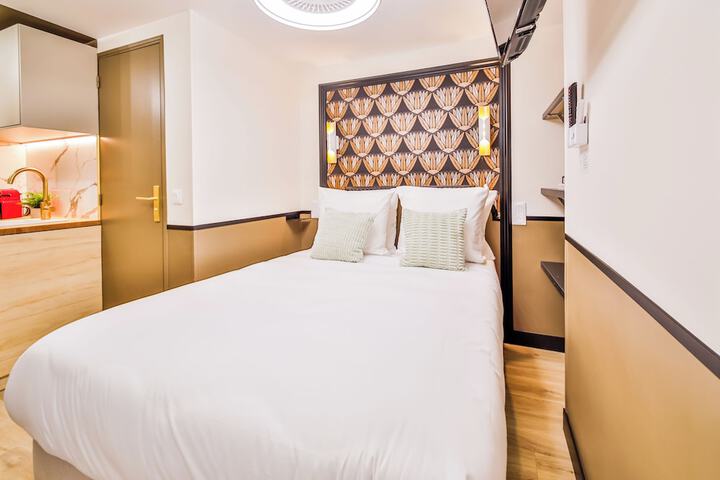 Room 2 of 116