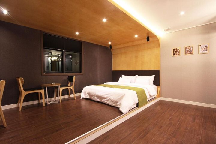 Room 34 of 36