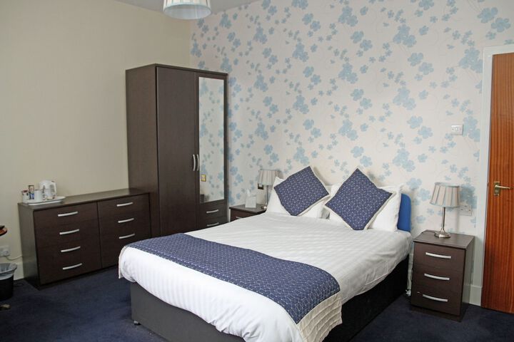 Room 13 of 42
