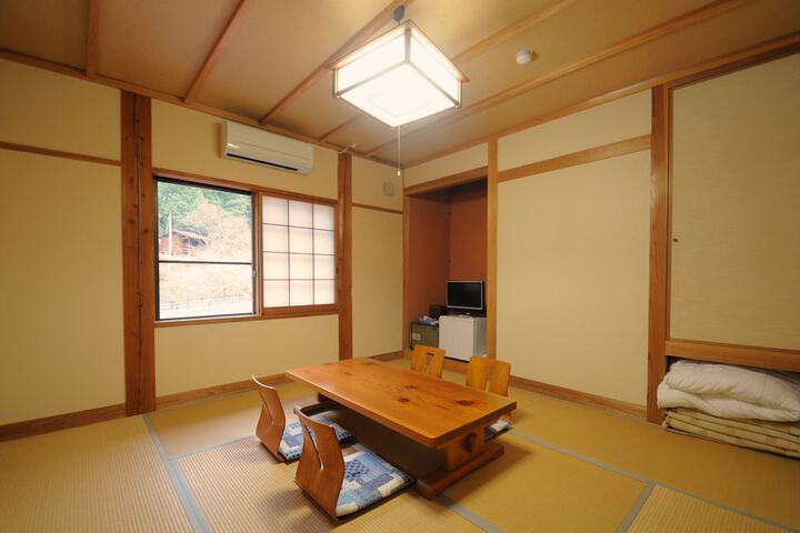 Room 12 of 69