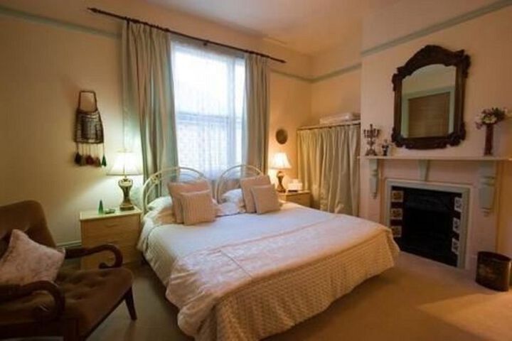 Room 12 of 25
