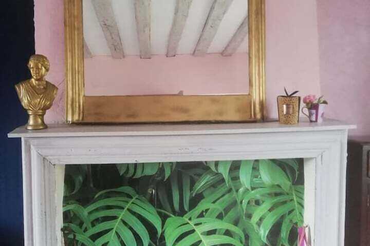 Room 2 of 76
