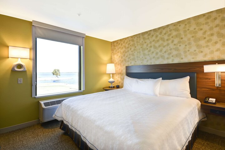 1 King Bed Studio Suite (4 of 18)