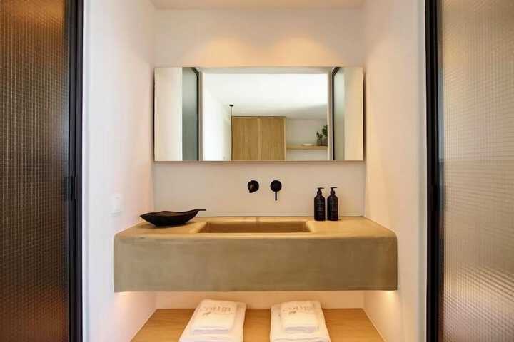 Room 15 of 62