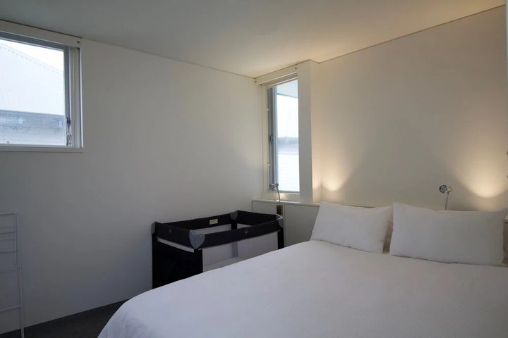 Room 2 of 9
