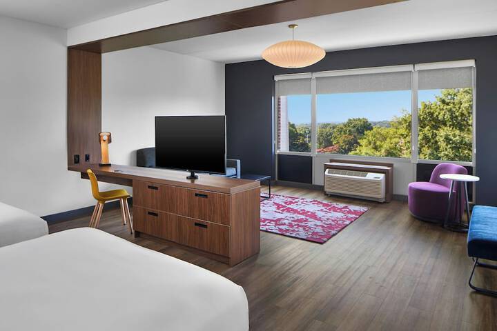 Room 26 of 101