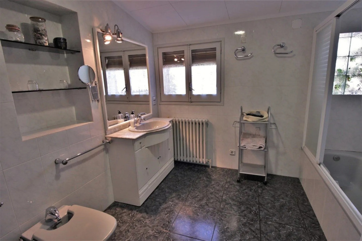 Room 8 of 21