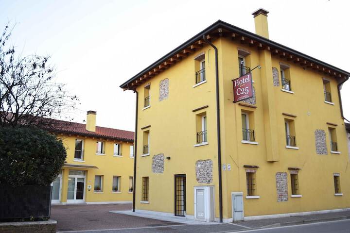 Hotel 64 of 65