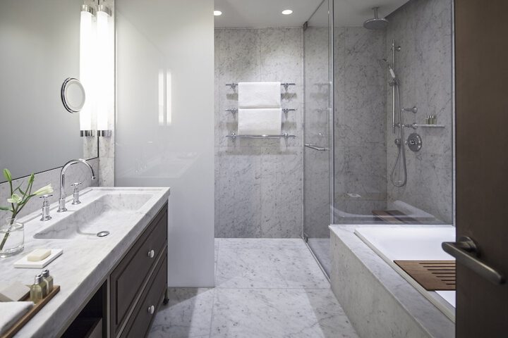 Room 46 of 82