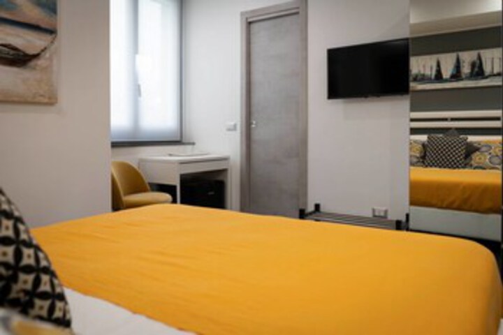 Room 9 of 19