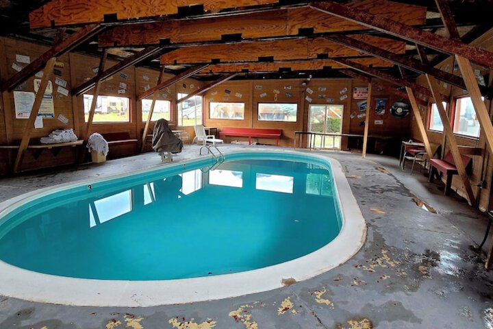 Pool 31 of 81