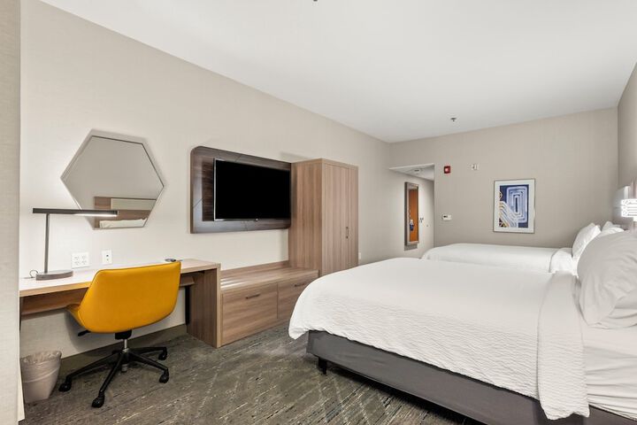2 Queen Beds (1 of 7)