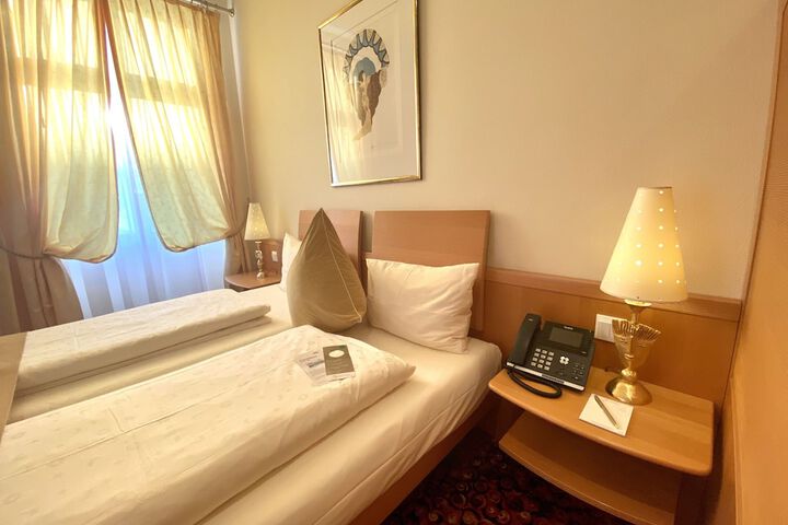 Room 48 of 132