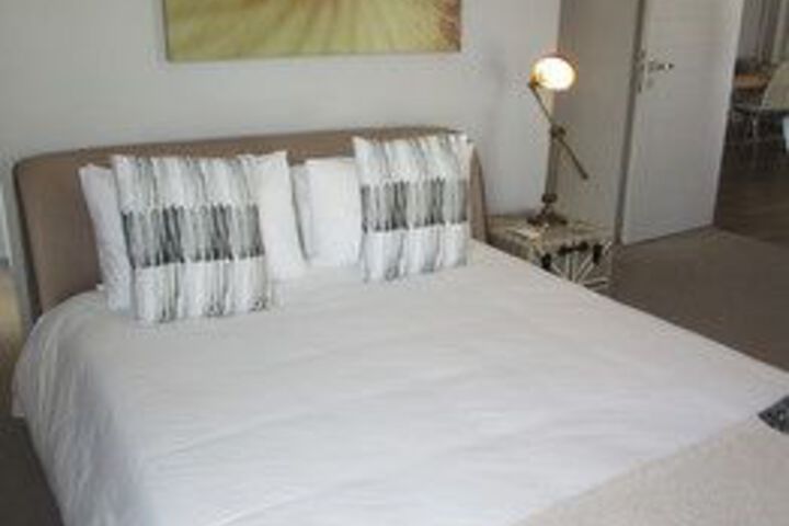 Room 10 of 60
