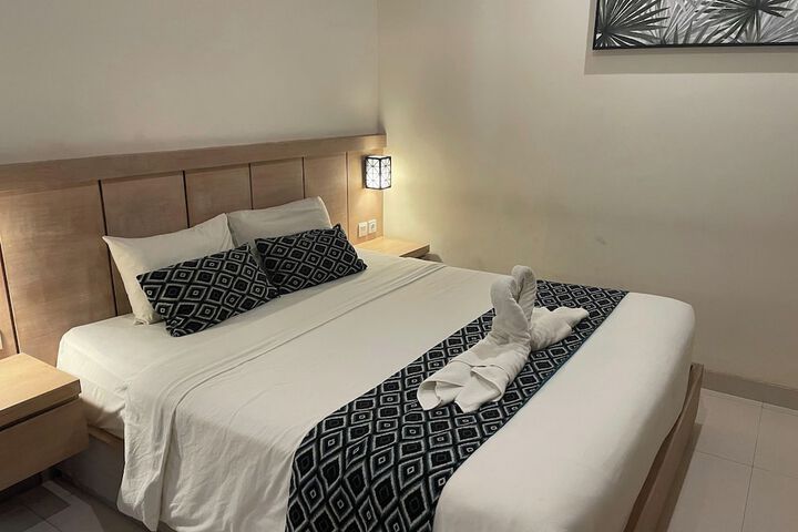 Room 10 of 27