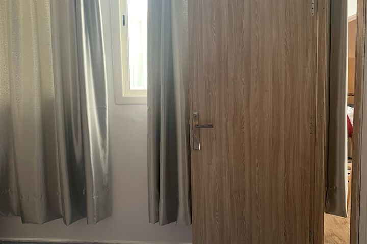 Room 9 of 30