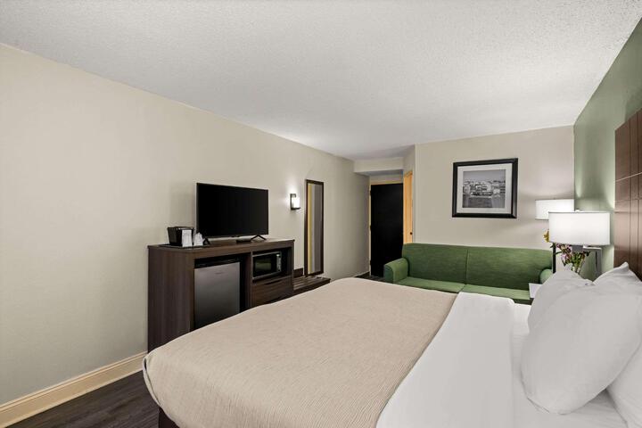 1 Double Bed Accessible (1 of 11)