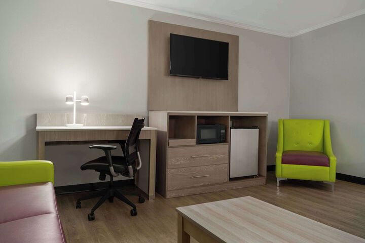 Room 8 of 31