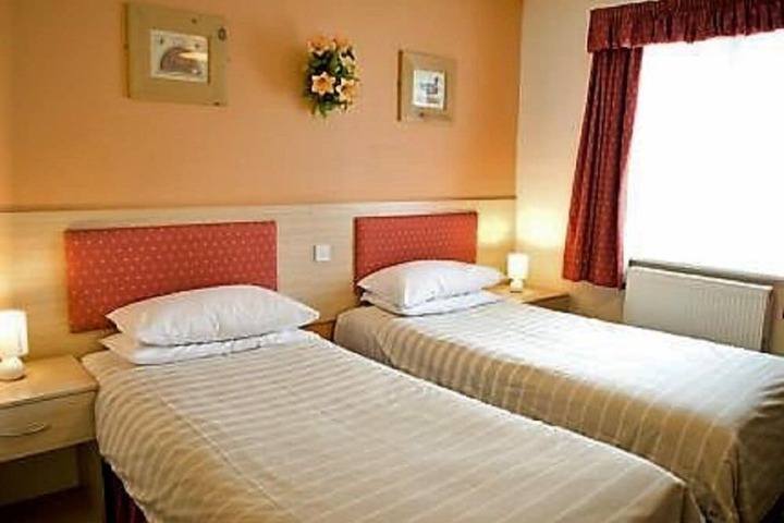 Room 7 of 28
