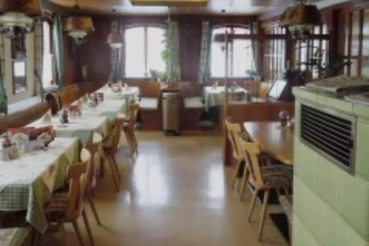 Dining 14 of 23