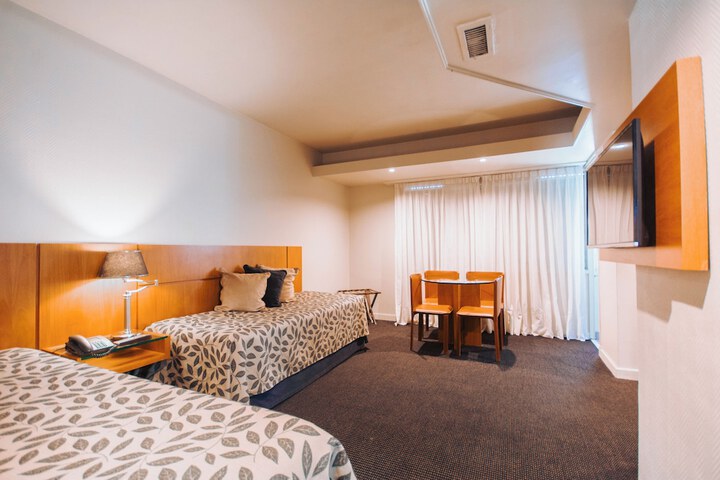 Room 17 of 80