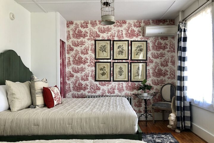 Room 14 of 130