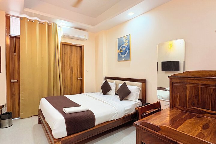 Hotel Royal Retreat - Business & Leisure Hotel