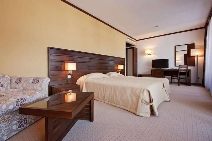 Room 5 of 54