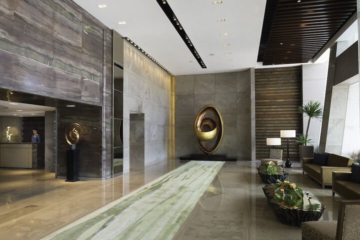 Entrance & Lobby