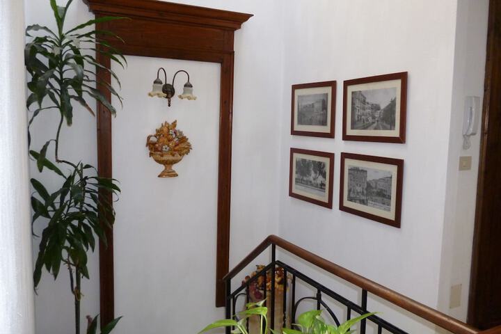 Room 15 of 42