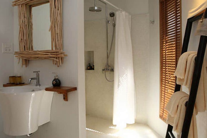 Room 42 of 76
