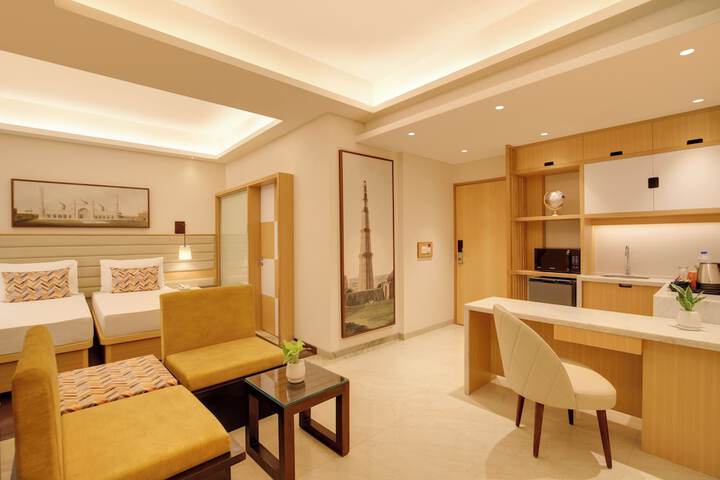 Room 4 of 61