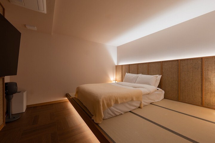 Room 12 of 155