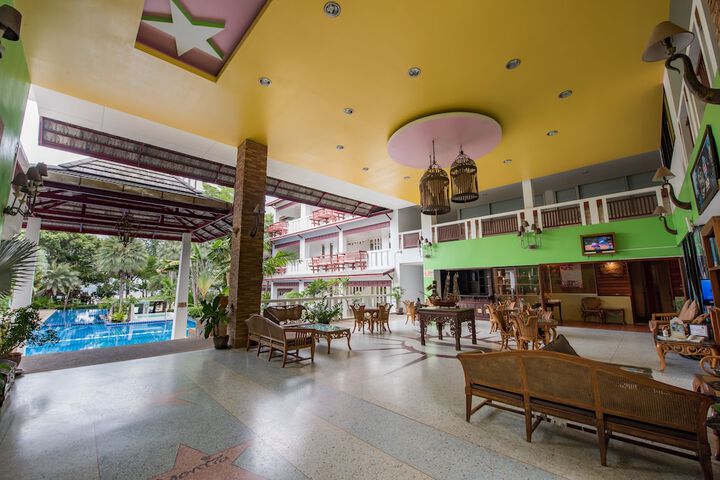 Entrance & Lobby
