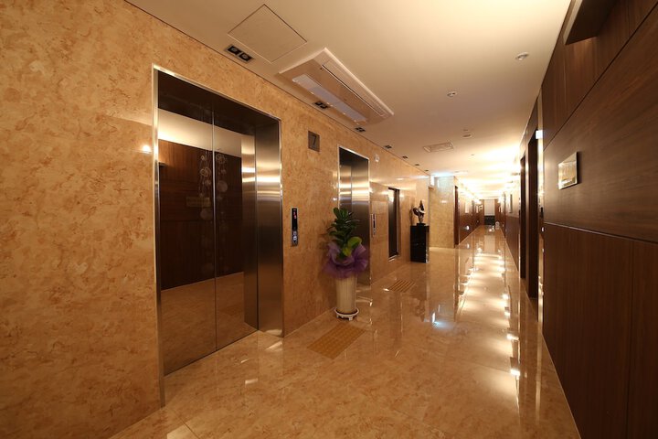 Ballroom/Hall 39 of 42